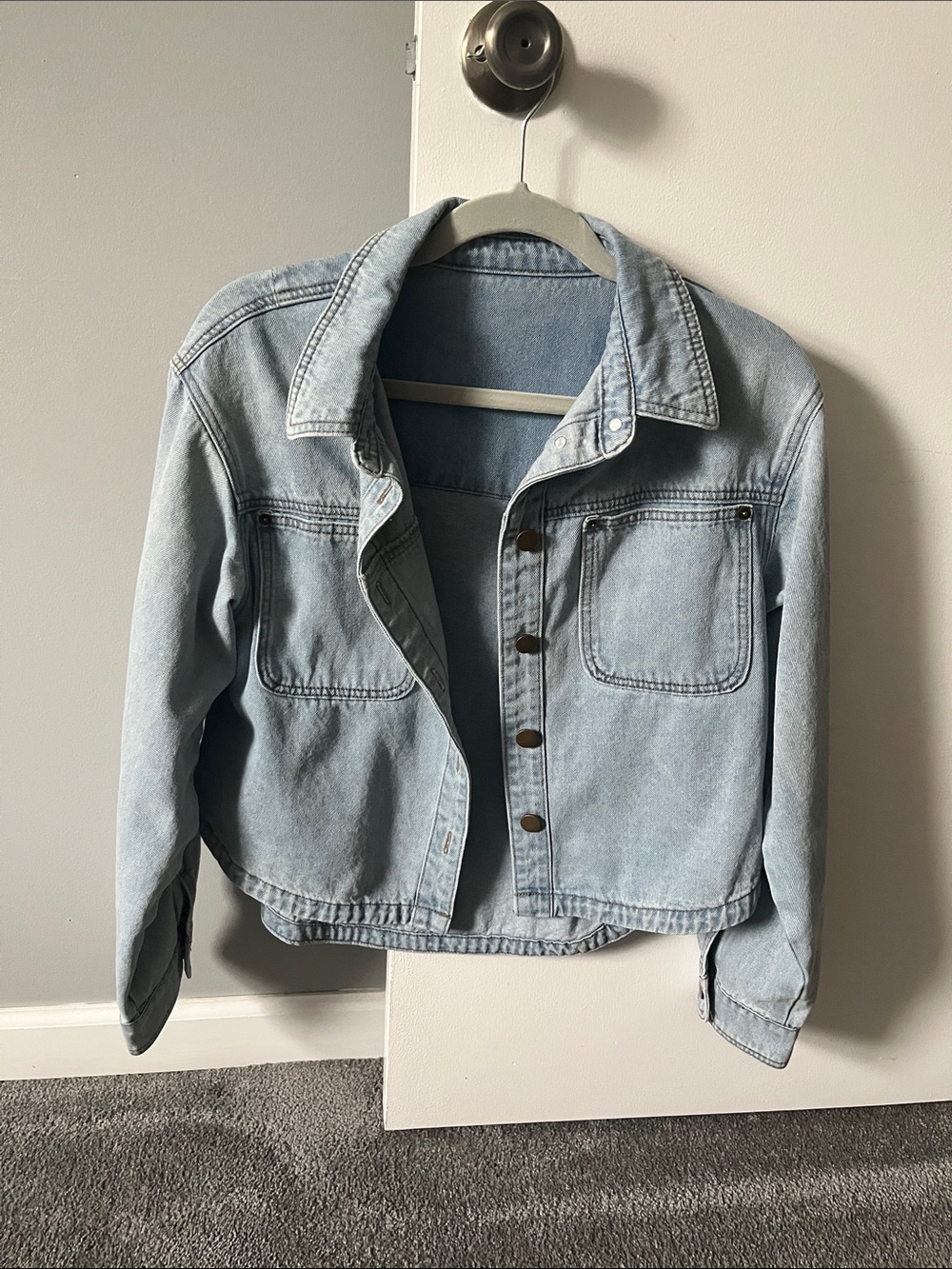Women’s Light Wash Denim Jacket